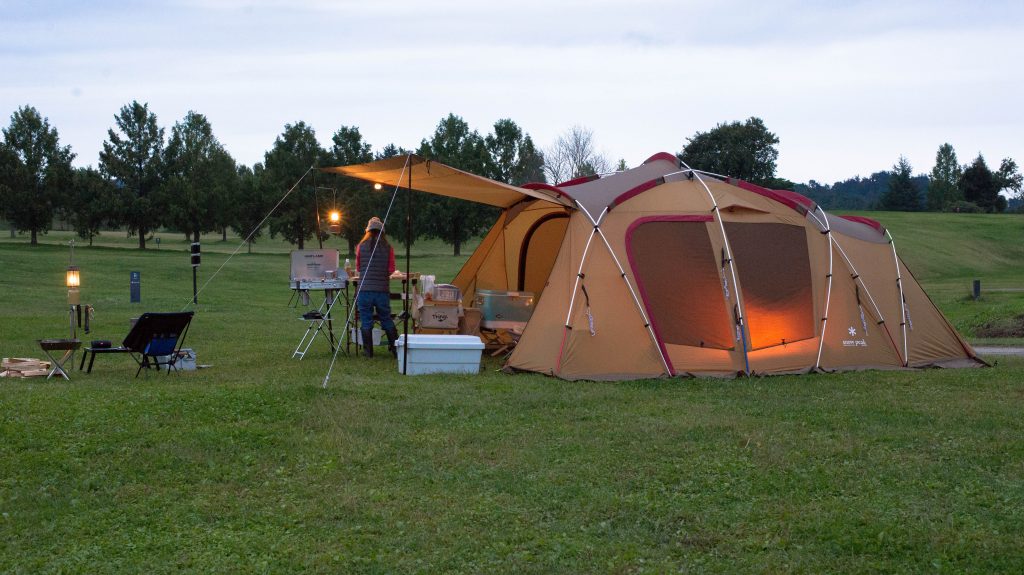 キャンプ夕食作り