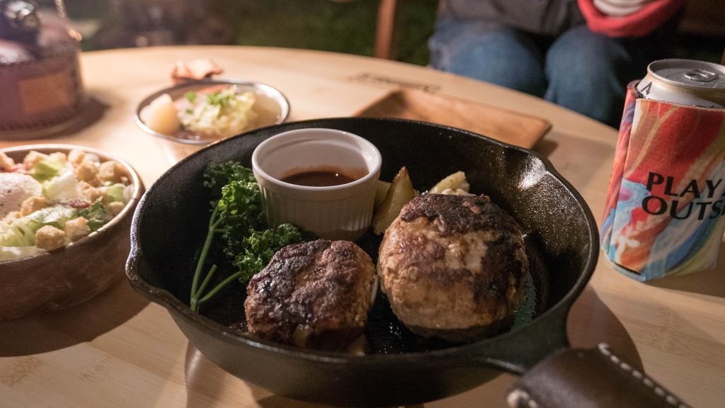 スキレットでハンバーグ